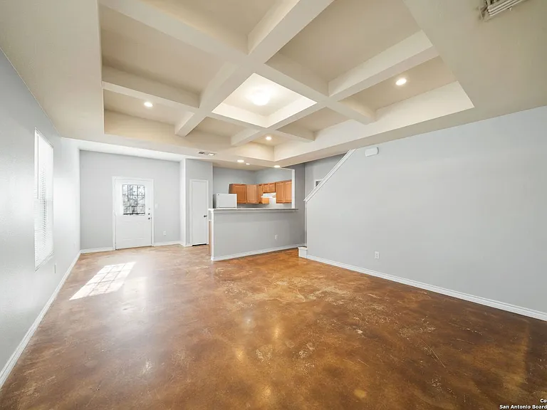 6410 Summit Oak #4 — Photo 3