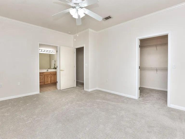 508 Texas Dr — Photo 10
