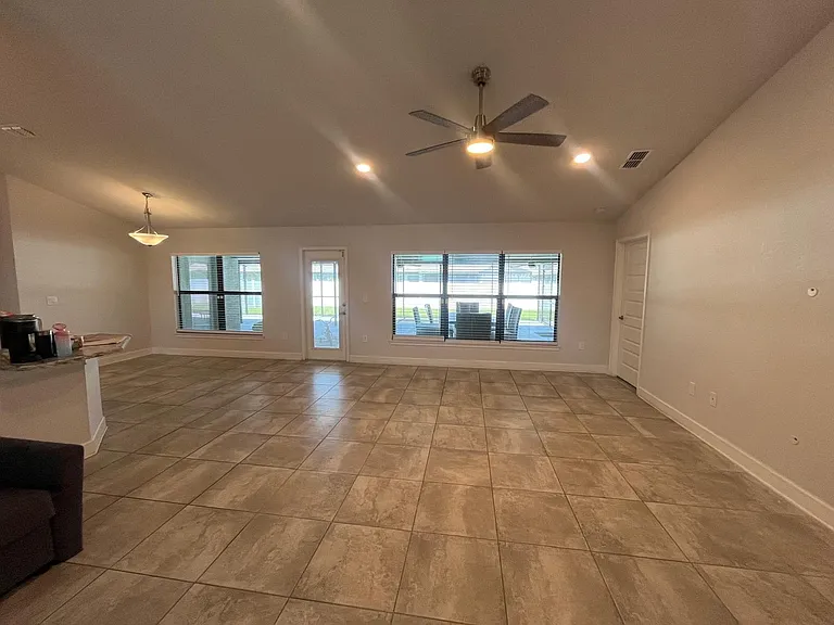 216 Heritage Park Ln — Photo 22