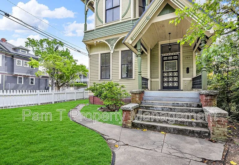 201 W 37th St #MAIN HOUSE — Photo 1