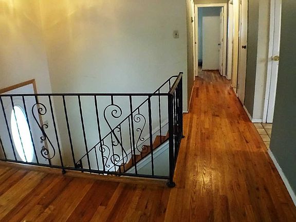 4th image of 46 Wagner Ave