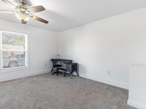 5th image of 2826 Campbell Ave