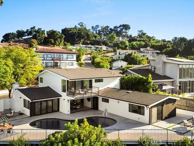 15655 Castlewoods Dr, Sherman Oaks, CA, 91403