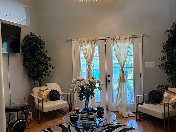 3rd image of 8090 Ridgemont Dr