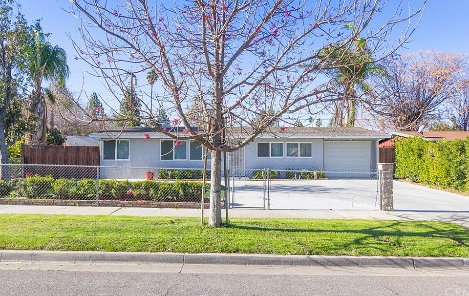 2nd image of 3862 Manchester Pl