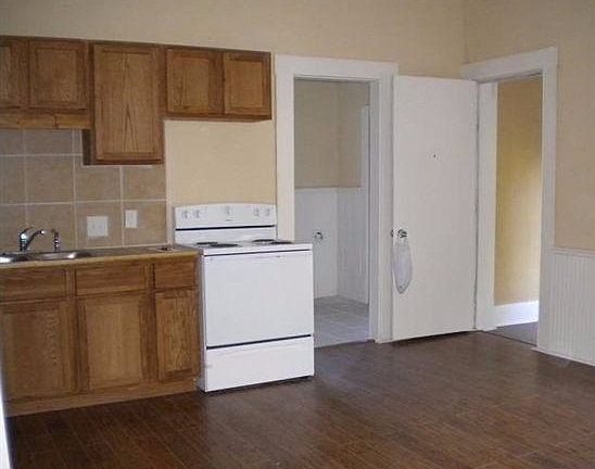 3rd image of 2823 N 205th St