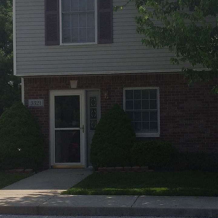 1st image of 3321 S Oaklawn Cir