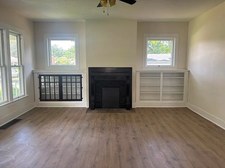 148 Magnolia Ave E — Photo 10