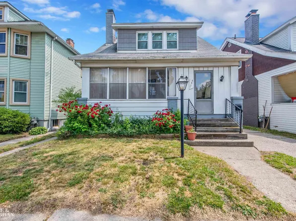 1144 Wayburn St, Grosse Pointe Park, MI 48230