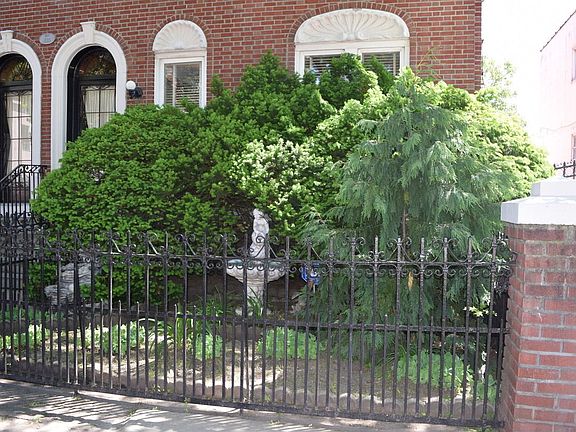 4th image of 1875 W 13th St #6-FAMILY