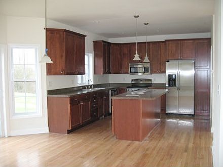2nd image of 184 Wendy Ln