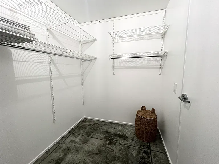 Walk-in Closet