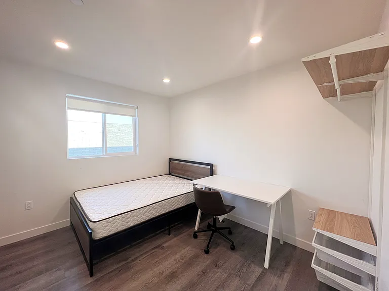 1439 W 37th Dr — Photo 19