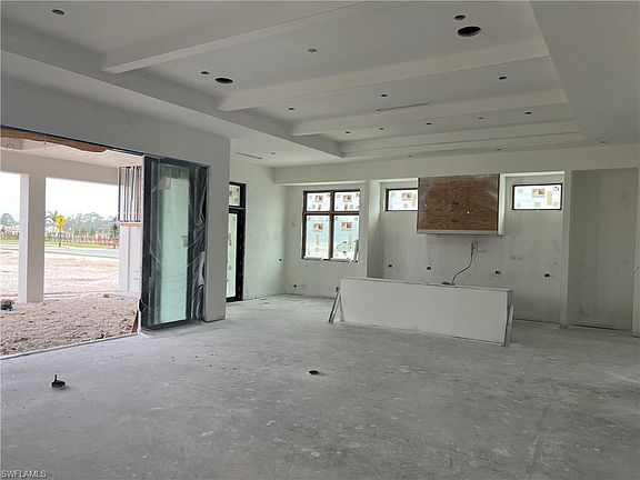 5th image of 949 Chimney Rock RD