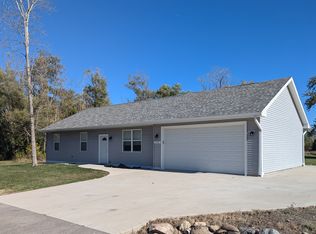 N1352 Chicago Dr, Genoa City, WI 53128
