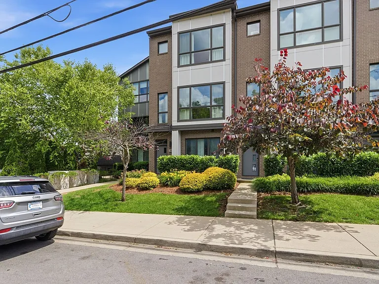 709 Bradford Ave — Photo 21