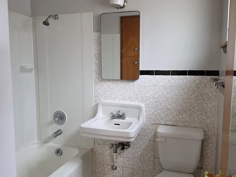 6033 California Ave SW #1 — Photo 1