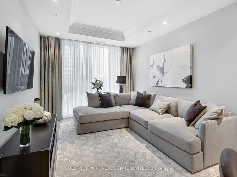 181 Davenport Rd #205 — Photo 4