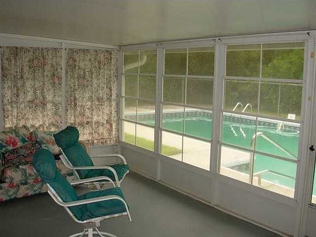 1st image of 305 Briarwood Cir NW