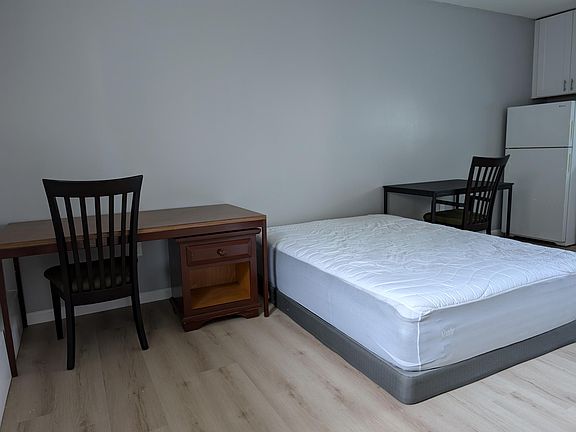2nd image of 4170 Woodford Dr