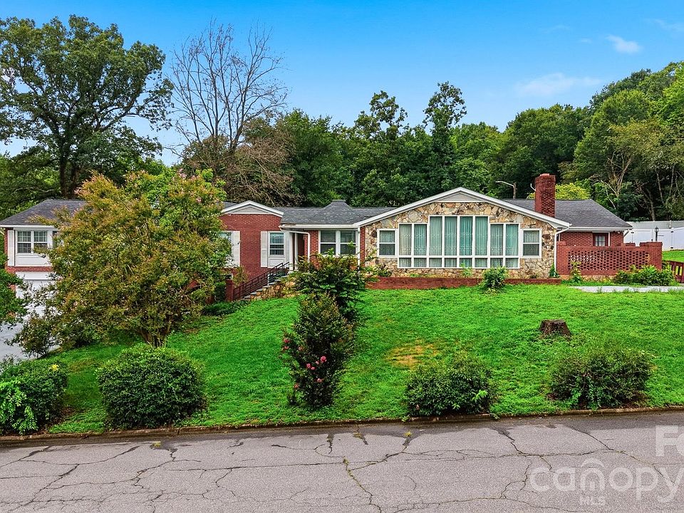 1st image of 103 Castlegate Dr