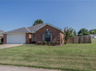 2300 SW 16th St, Bentonville, AR 72712