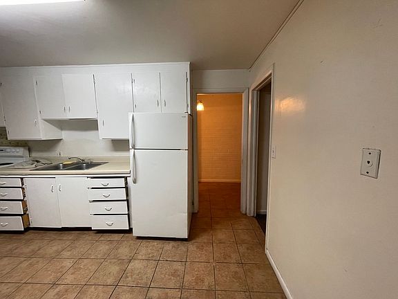 3rd image of 291 S 200 W #1B-1BA-700SQFT