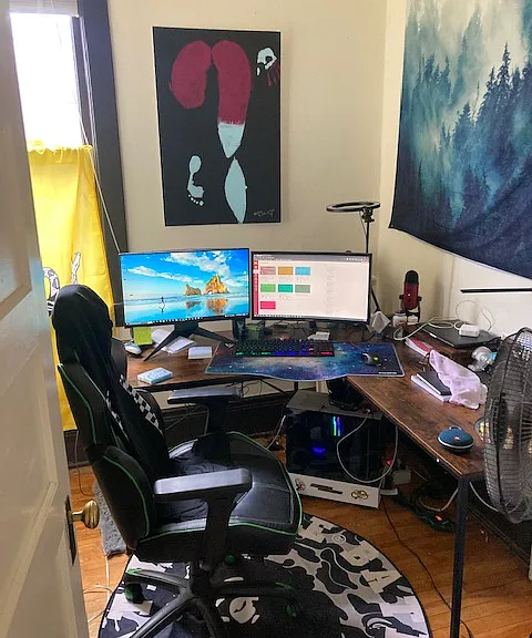 extra room can be used as office or studio