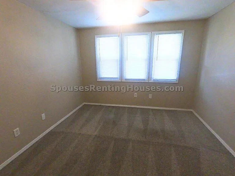 4017 E 11th St #1 — Photo 11