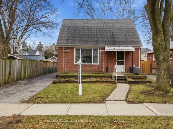 68 Gair Dr, Toronto, ON M8W 4P8