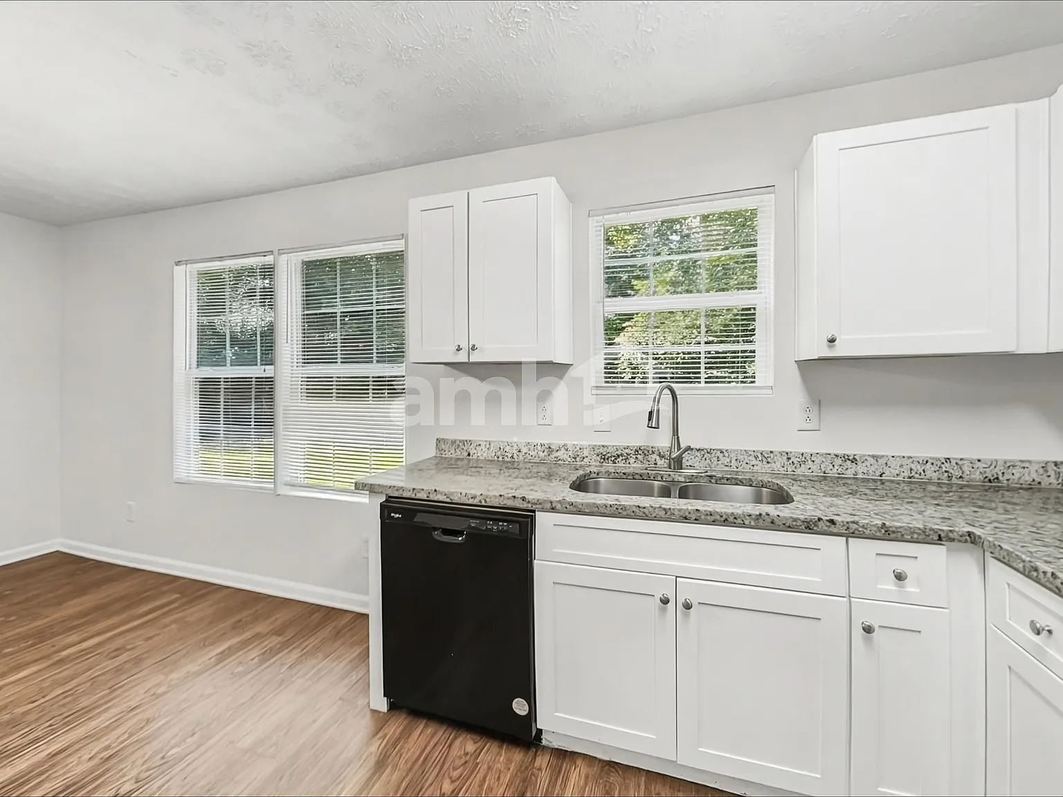 3 bed, 2.5 bath, 1744 sqft, $1,920 — Photo 3