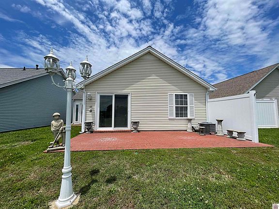 2nd image of 17 Osage Dr