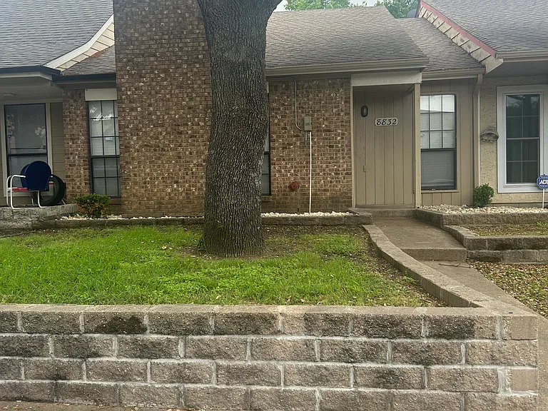 8832 Saint Thomas Cir — Photo 1