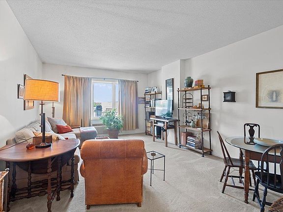 3rd image of 1104 City Pl