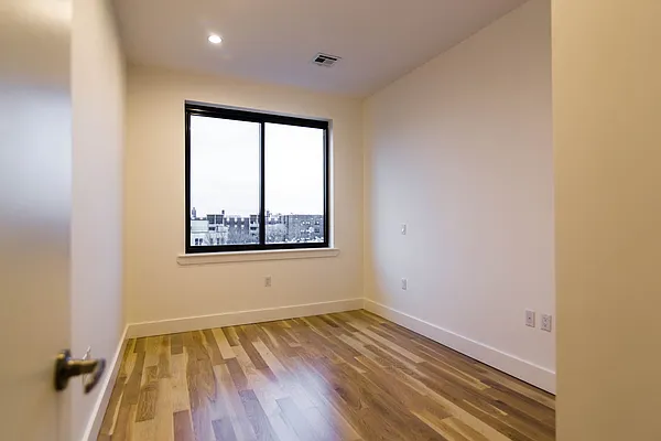 Rented by Nooklyn NYC LLC | media 22