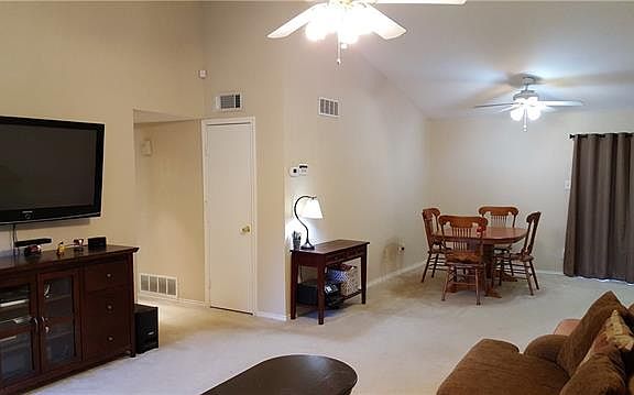 4th image of 442 Woodmere Dr