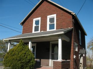 702 Dickson Ave, Youngstown, OH