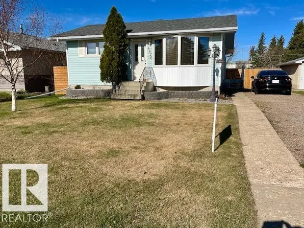 5326 45th St, Vegreville, AB T9C 1C5