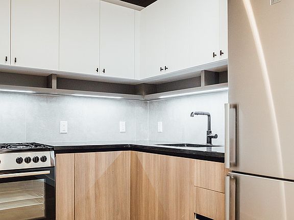 4th image of 242 Newkirk Ave APT 5B