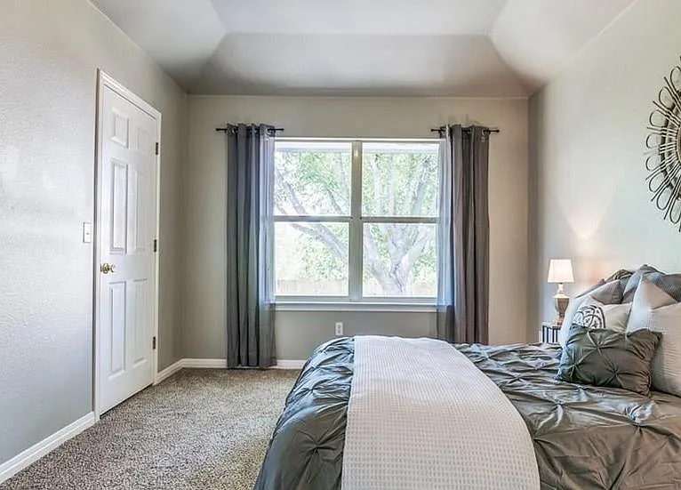 2066 Bentwood Dr — Photo 5