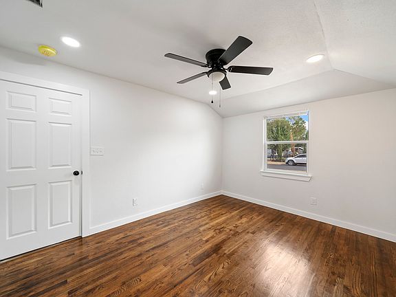 3rd image of 2451 Hudspeth Ave