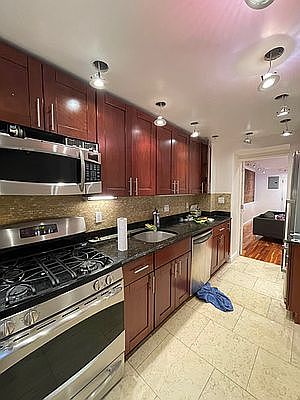 1st image of 151 W 76th St #1R