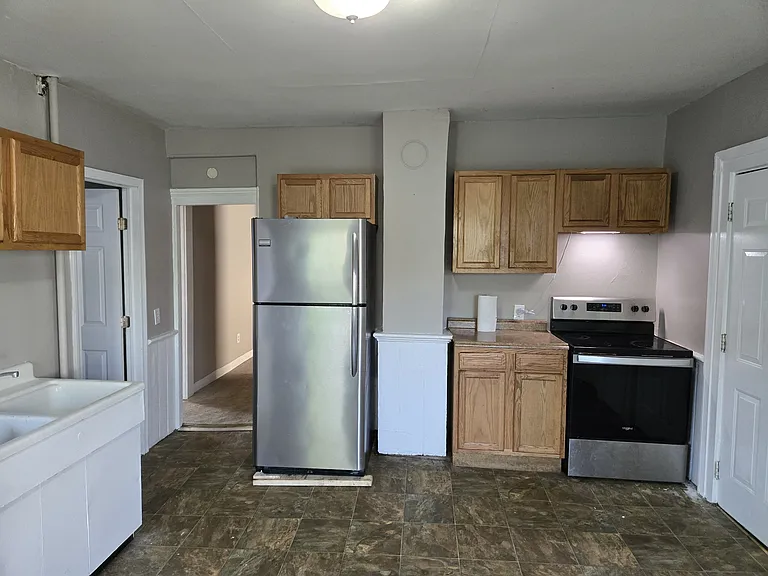 109 Green St #2 — Photo 1