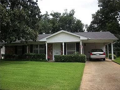 1st image of 1109 Carolina St