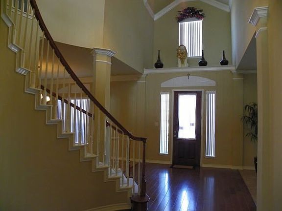 2nd image of 2704 San Carlos Ct