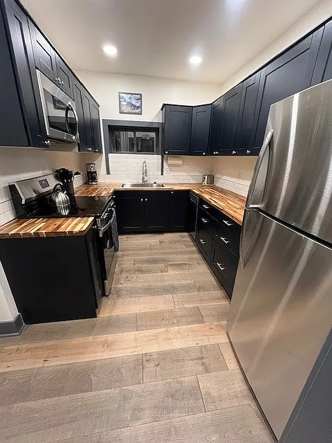 2 bed, 1000 sqft, $1,500 — Photo 3