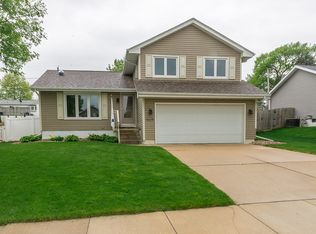 4629 Pearl Ave NW, Cedar Rapids, IA 52405