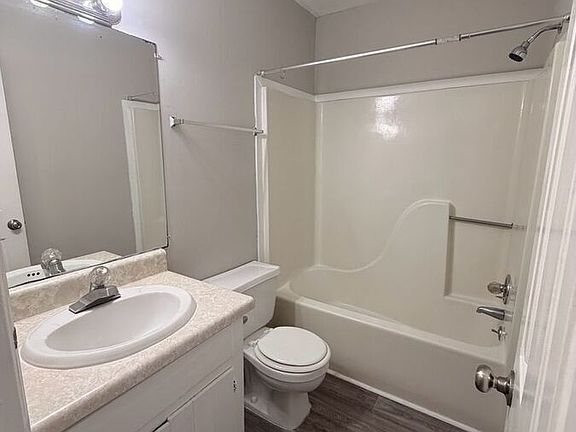 5th image of 224 Highland Park Dr #224