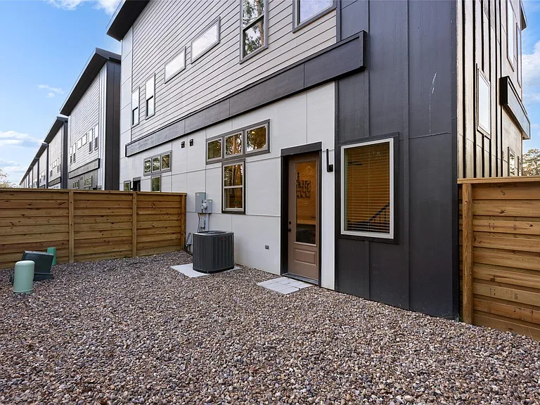 13918 Bee Flower Ln — Photo 14
