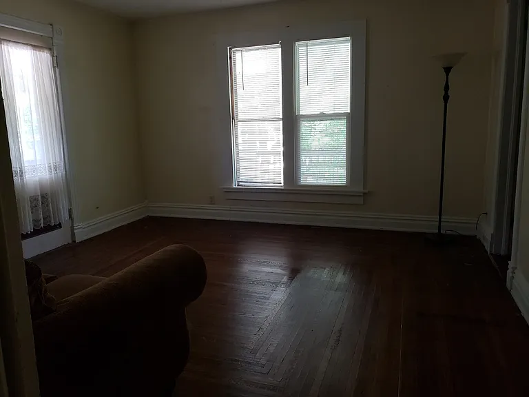 402 Denver St — Photo 8